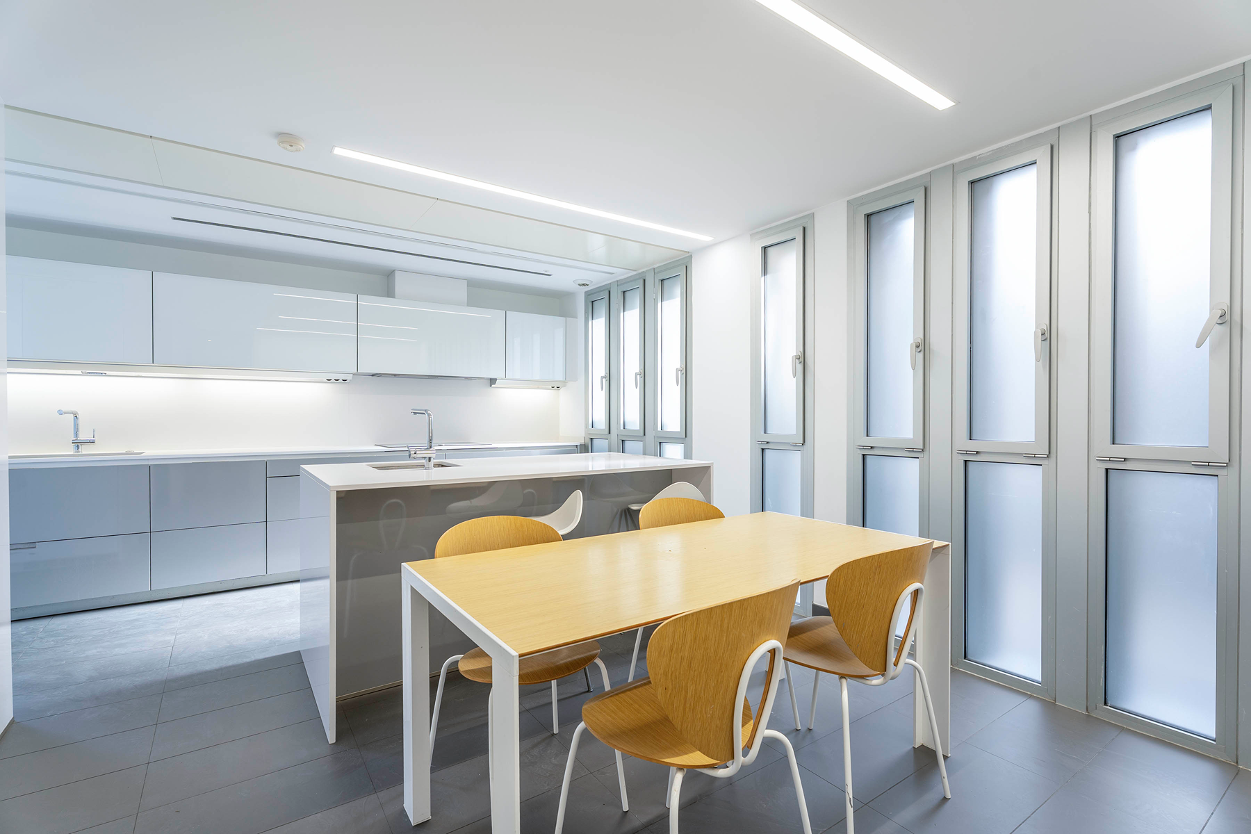  Modern Townhouse in Hortaleza, Madrid with Pool and Garden - 物件實景