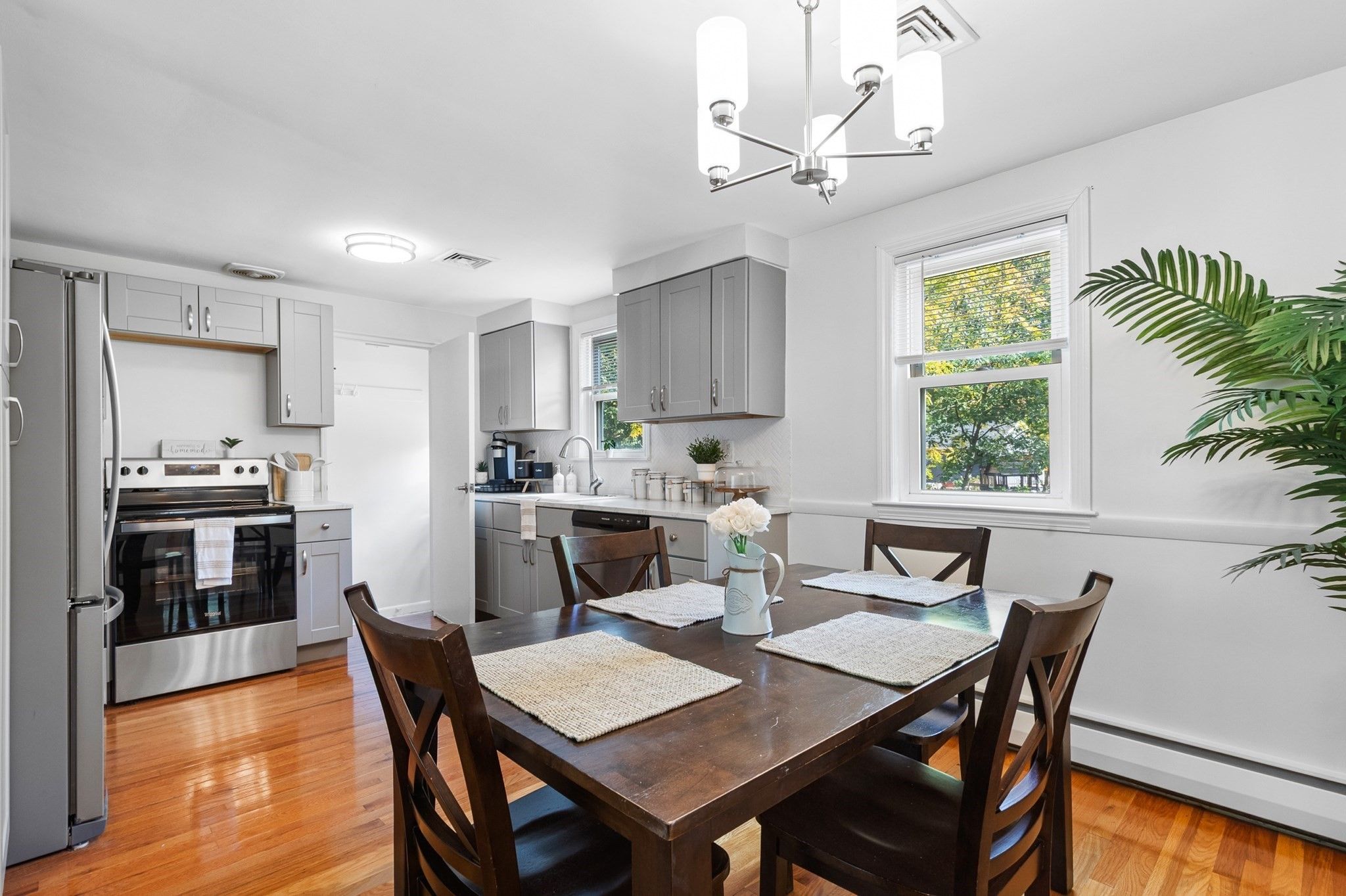  15 Carson, Woburn, MA, 01801 - 物件實景