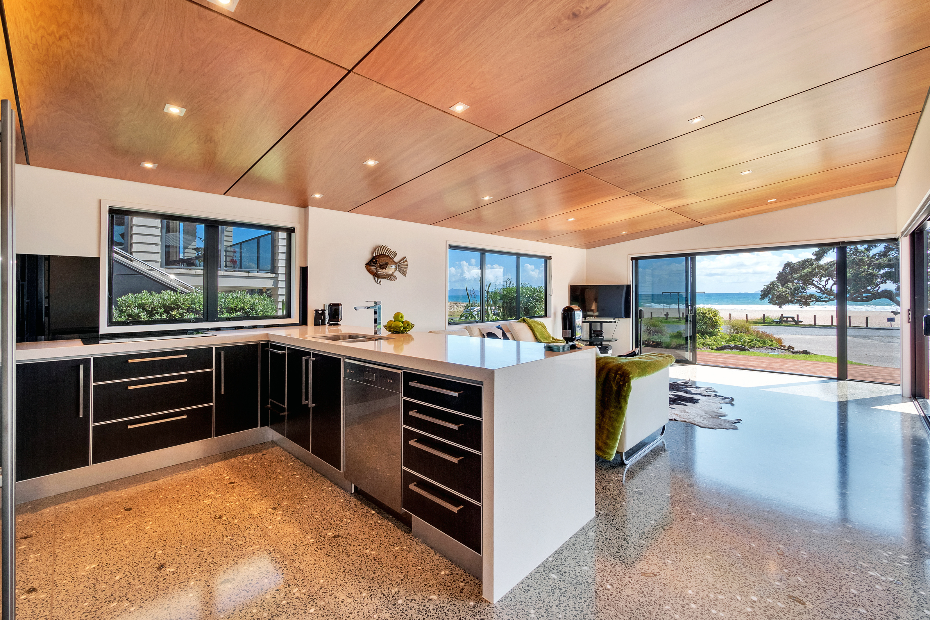  1212 Cove Road, Langs Beach - 物件實景