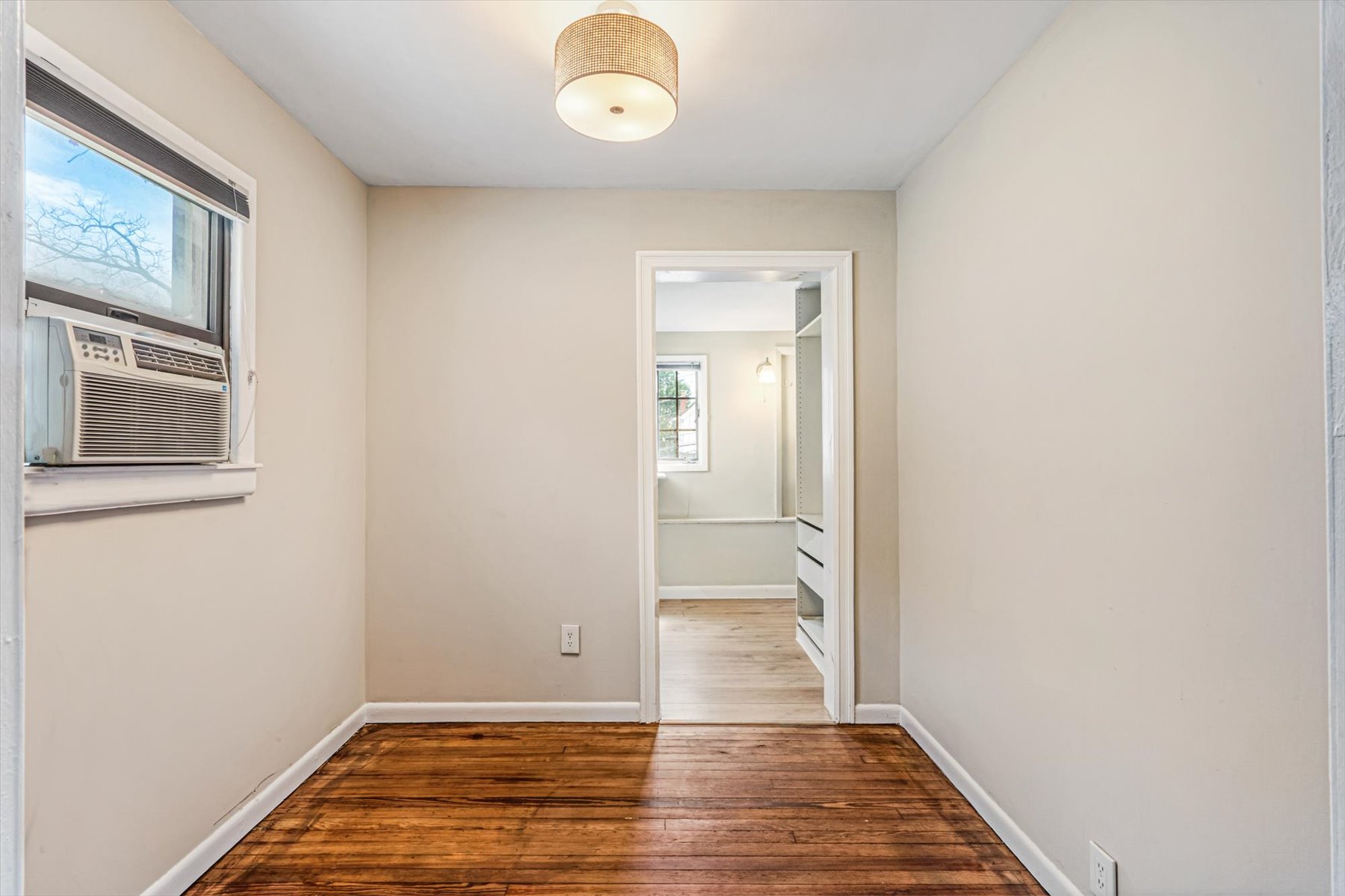  90-43 70th Drive, Forest Hills, NY, 11375 - 物件實景