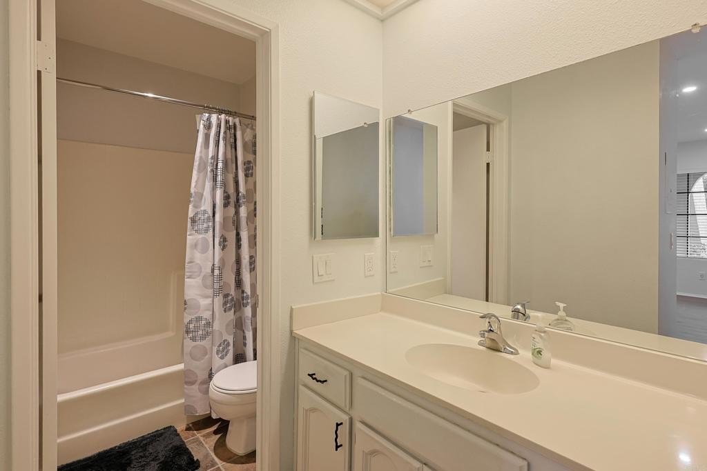 Santee, California, 92071, United States, 2 Bedrooms Bedrooms, ,2 BathroomsBathrooms,Residential,For Sale,1968611