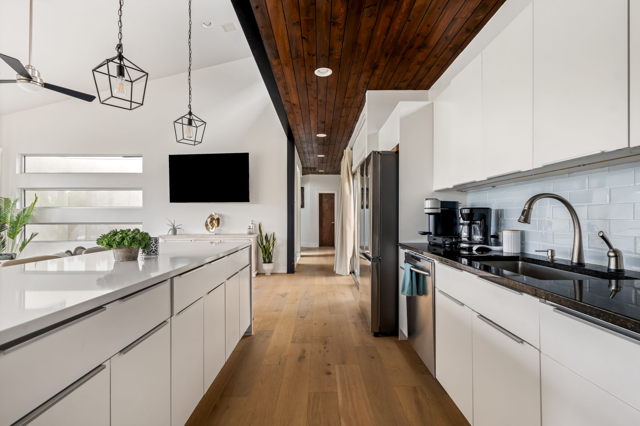  Modern Canyon Retreat Designed for Sunset Living - 物件實景