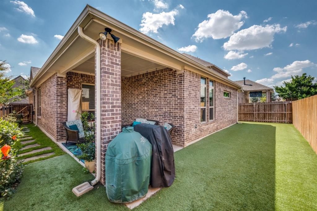 Roanoke, Texas, 76262, United States, 4 Bedrooms Bedrooms, ,3 BathroomsBathrooms,Residential,For Sale,1983211