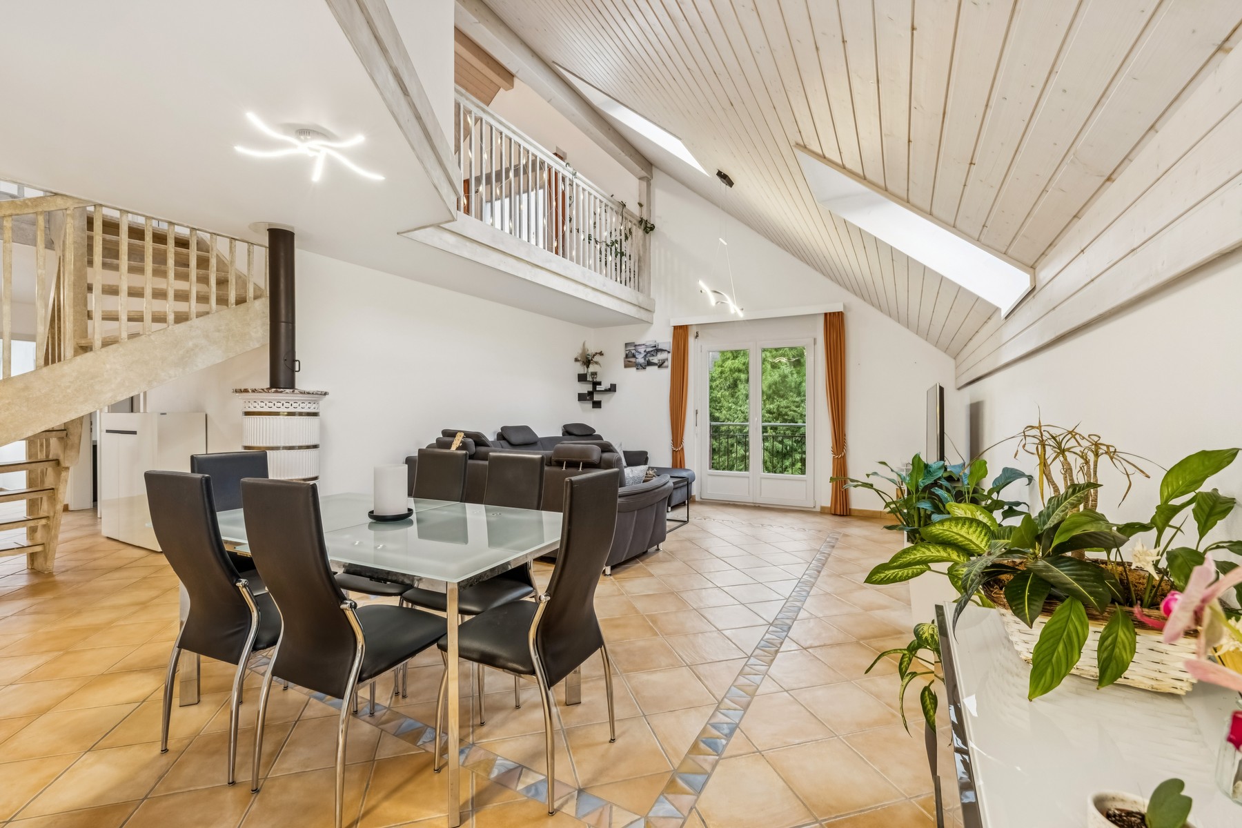  A charming 5.5-room duplex with a spacious separate area - 物件實景