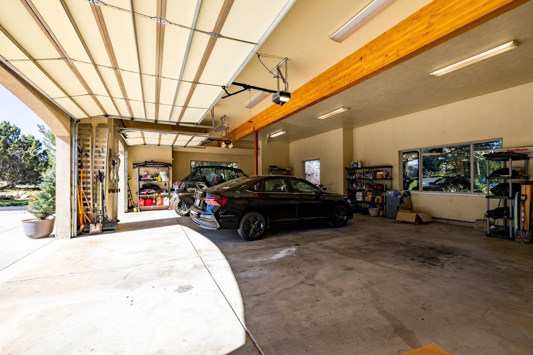  Family Compound with Sports Court, Privacy, and Horseshoe Mountain Views - 物件實景
