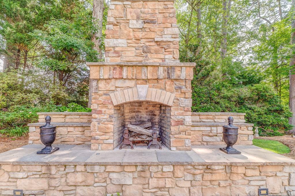 DALTON, Georgia, 30720, United States, 4 Bedrooms Bedrooms, ,4 BathroomsBathrooms,Residential,For Sale,1885970