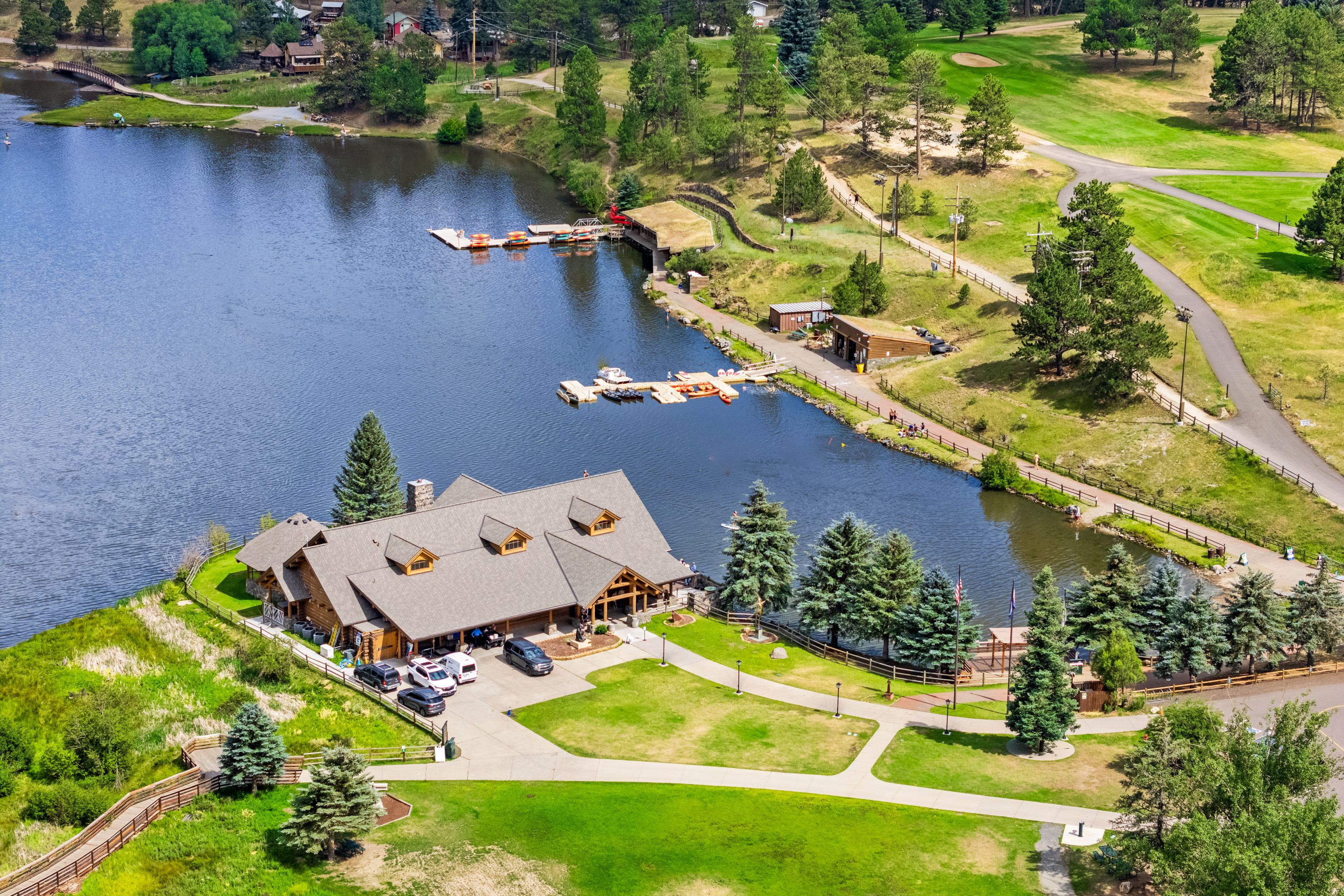  Rare Opportunity to Own 2 Homes Just Steps Away from Coveted Evergreen Lake - 物件實景