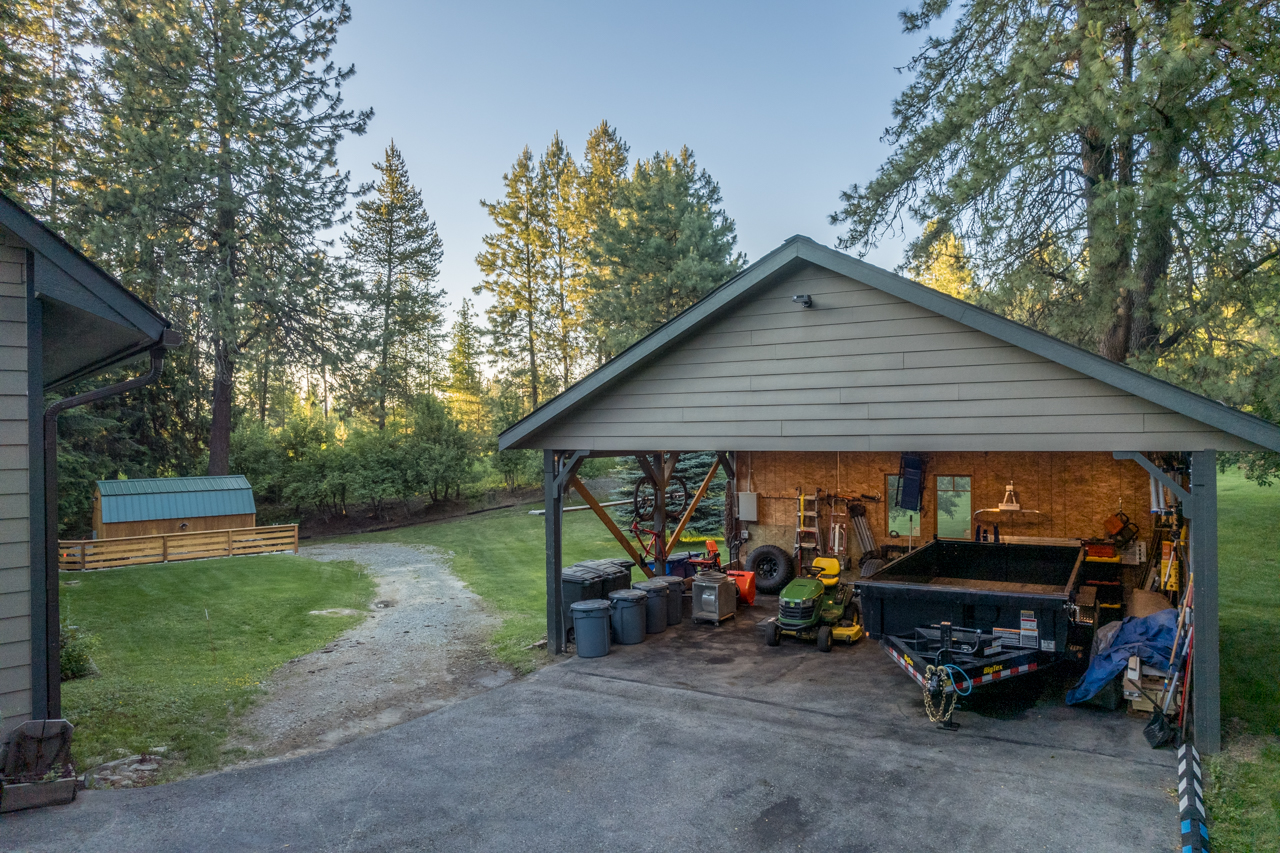 Bonners Ferry, Idaho, 83805, United States, 5 Bedrooms Bedrooms, ,5 BathroomsBathrooms,Residential,For Sale,1879157