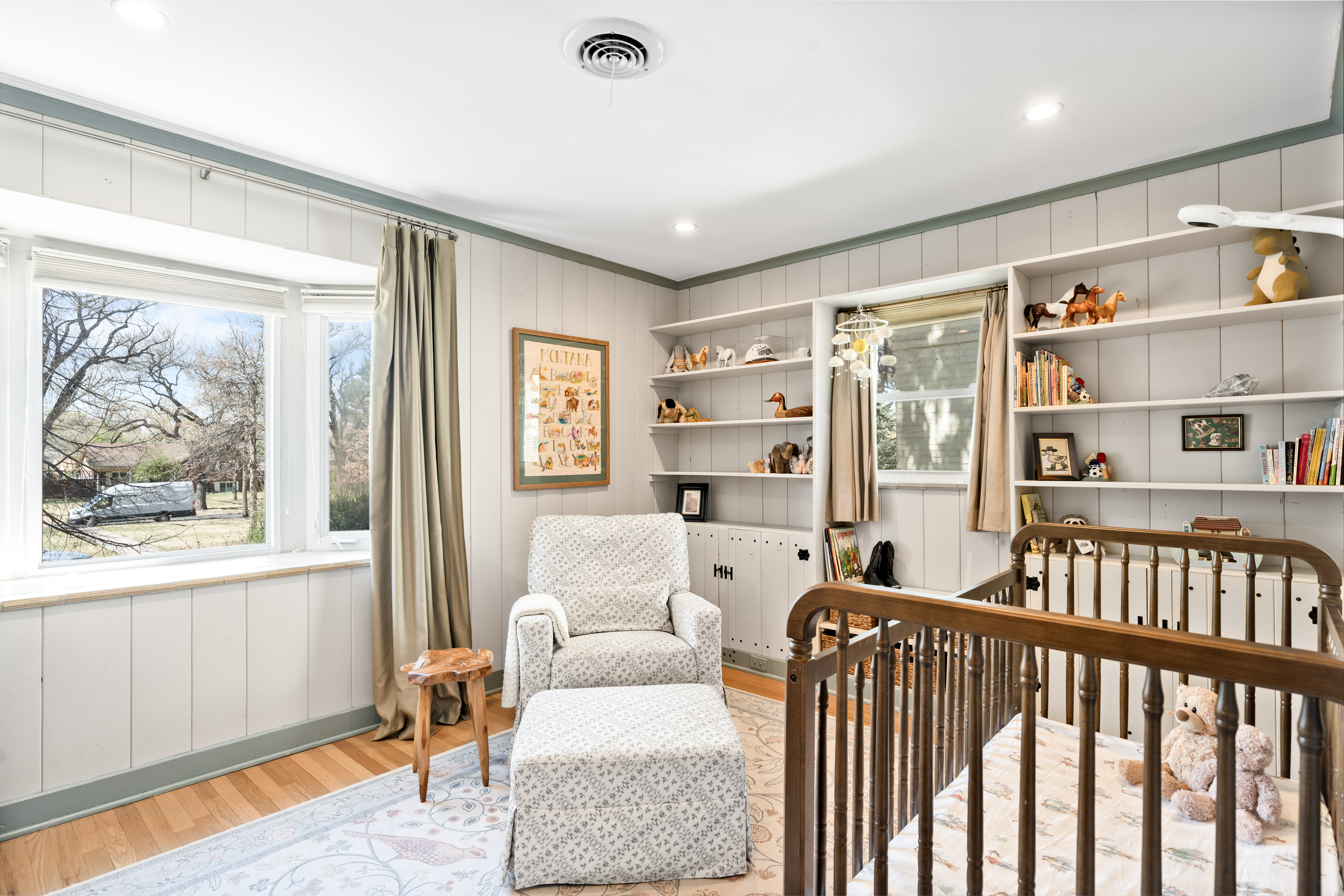  8,000 Square Foot Lot Along a Beautiful Tree Lined Parkway - 物件實景