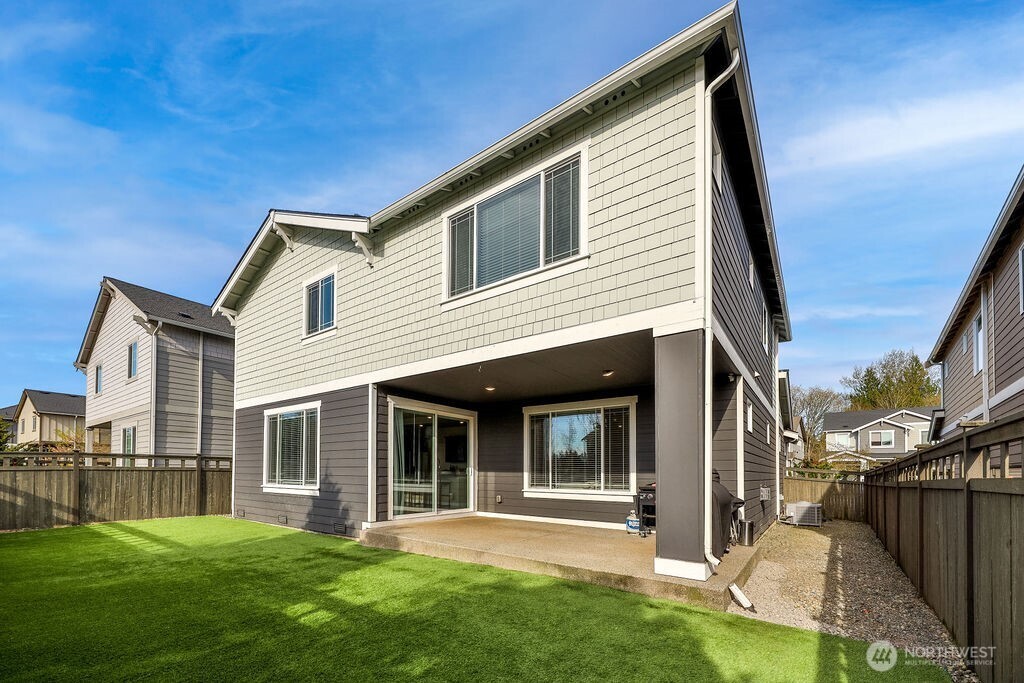 Black Diamond, Washington, 98010, United States, 4 Bedrooms Bedrooms, ,3 BathroomsBathrooms,Residential,For Sale,1777574