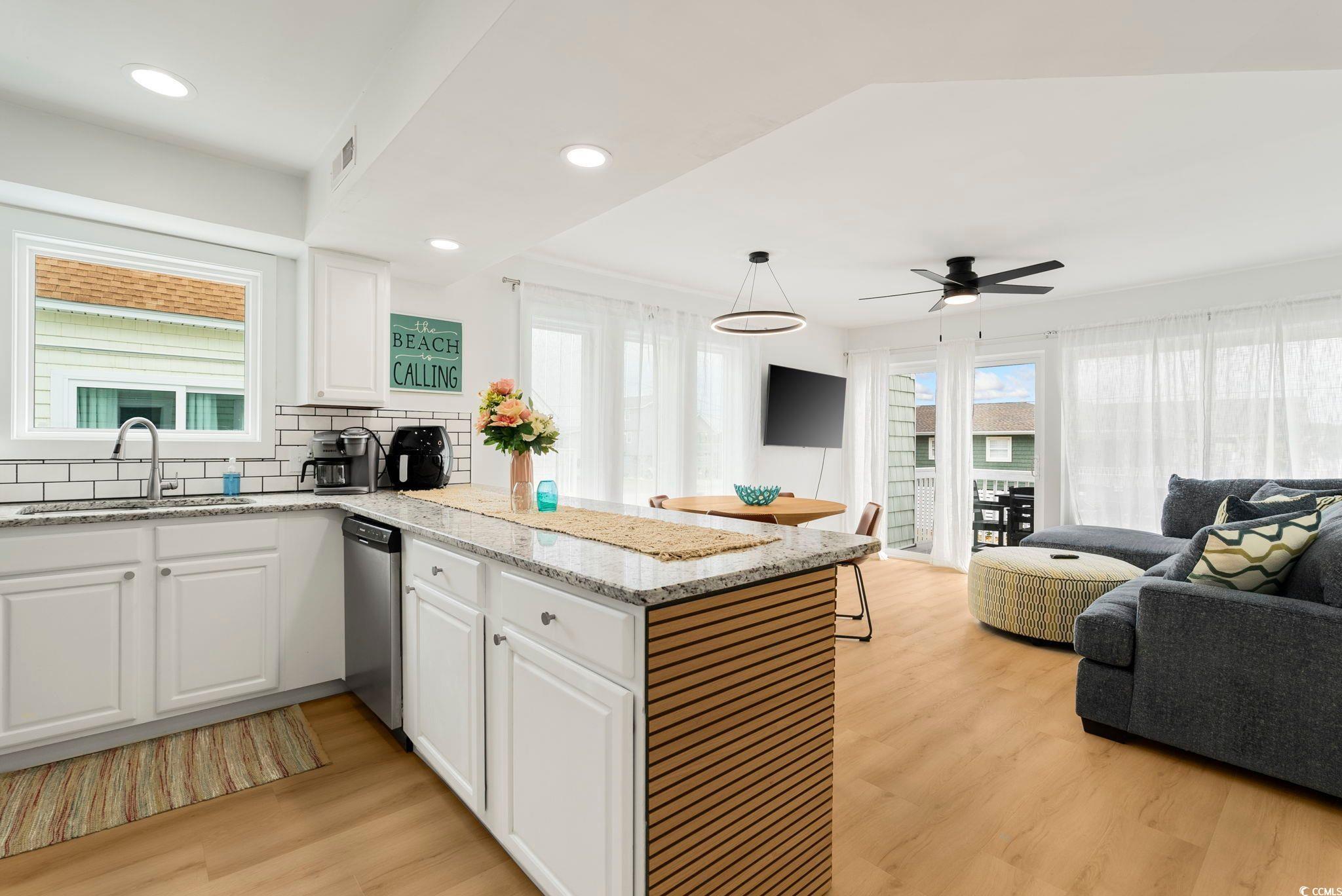 North Myrtle Beach, South Carolina, 29582, United States, 6 Bedrooms Bedrooms, ,4 BathroomsBathrooms,Residential,For Sale,1979698