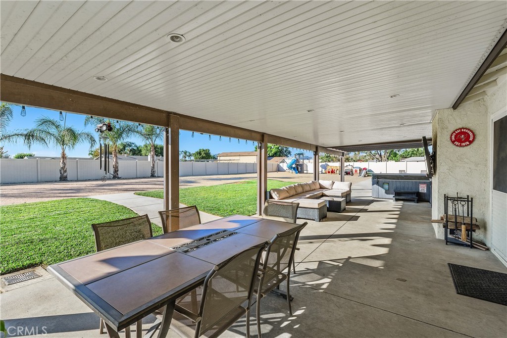 Jurupa Valley, California, 92509, United States, 4 Bedrooms Bedrooms, ,2 BathroomsBathrooms,Residential,For Sale,1987819