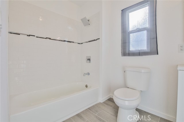 Los Angeles, California, 90047, United States, 5 Bedrooms Bedrooms, ,Residential,For Sale,2009243