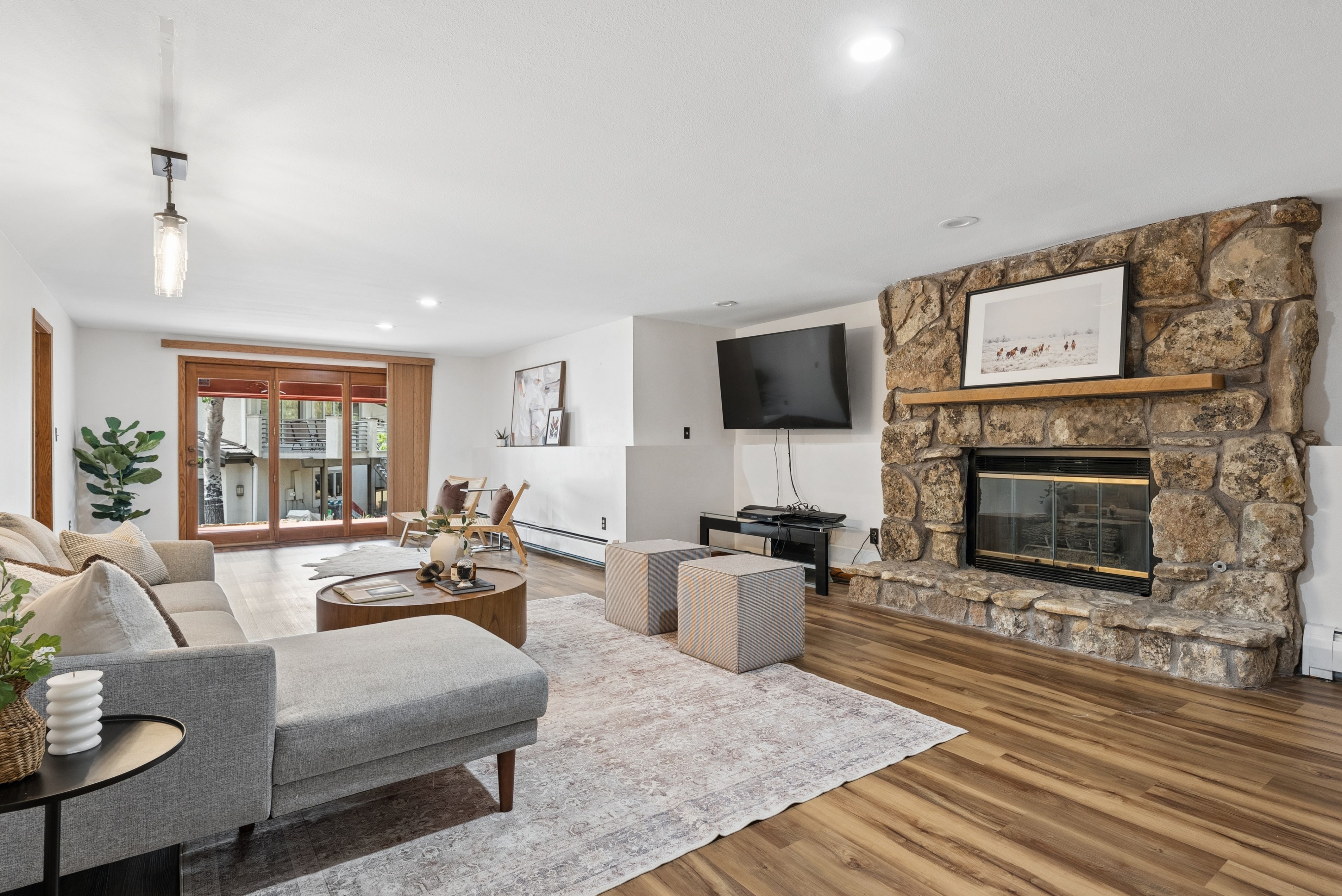  Beautiful Genesee Home With Over 4,500 Finished Sq Ft with Walk Out Basement - 物件實景