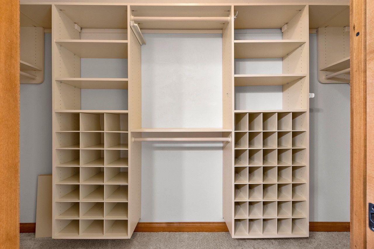 GREENVILLE, Wisconsin, 54942, United States, 3 Bedrooms Bedrooms, ,3 BathroomsBathrooms,Residential,For Sale,1744997