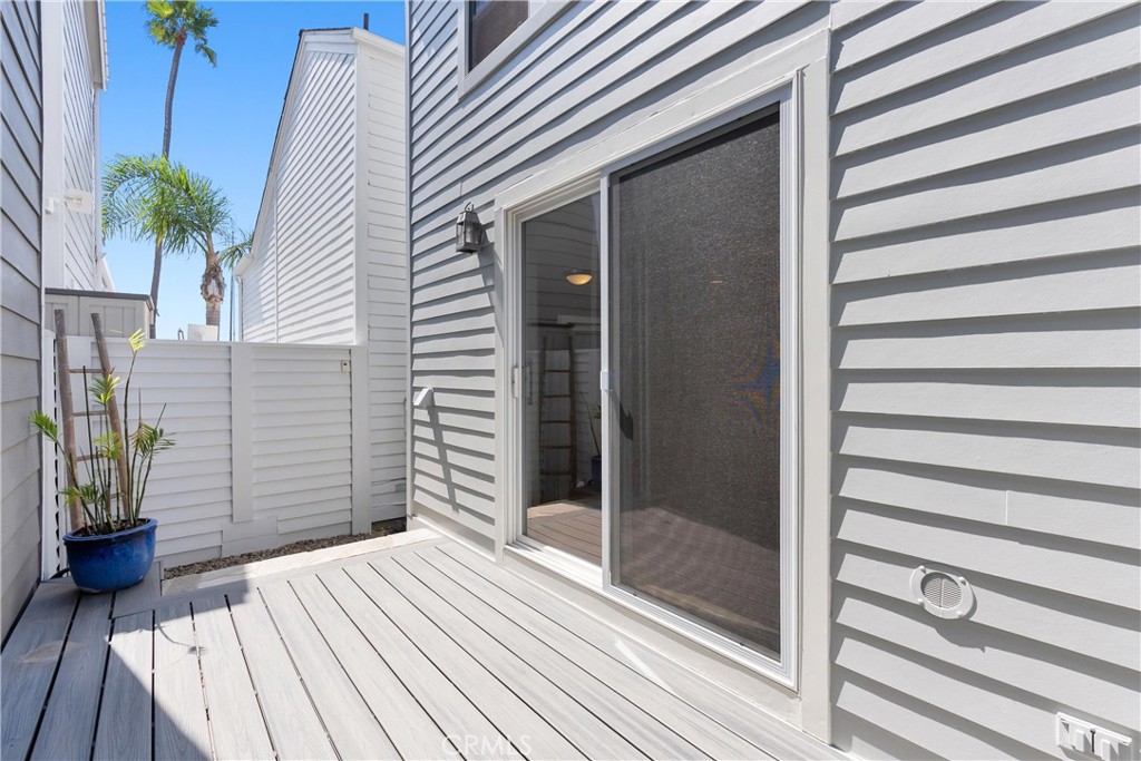 Newport Beach, California, 92663, United States, 2 Bedrooms Bedrooms, ,2 BathroomsBathrooms,Residential,For Sale,1917614