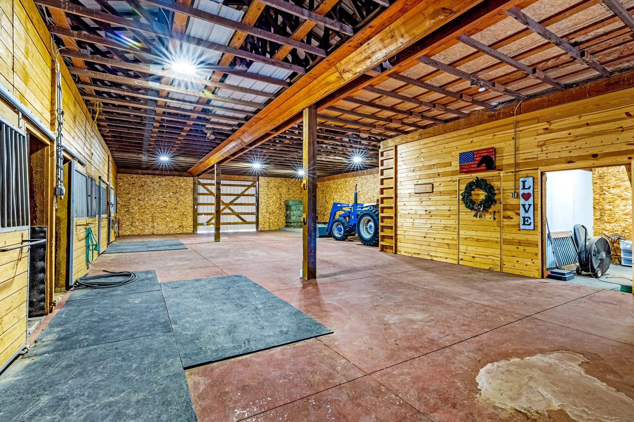  Rare creek side opportunity on 80 close-in acres - 物件實景