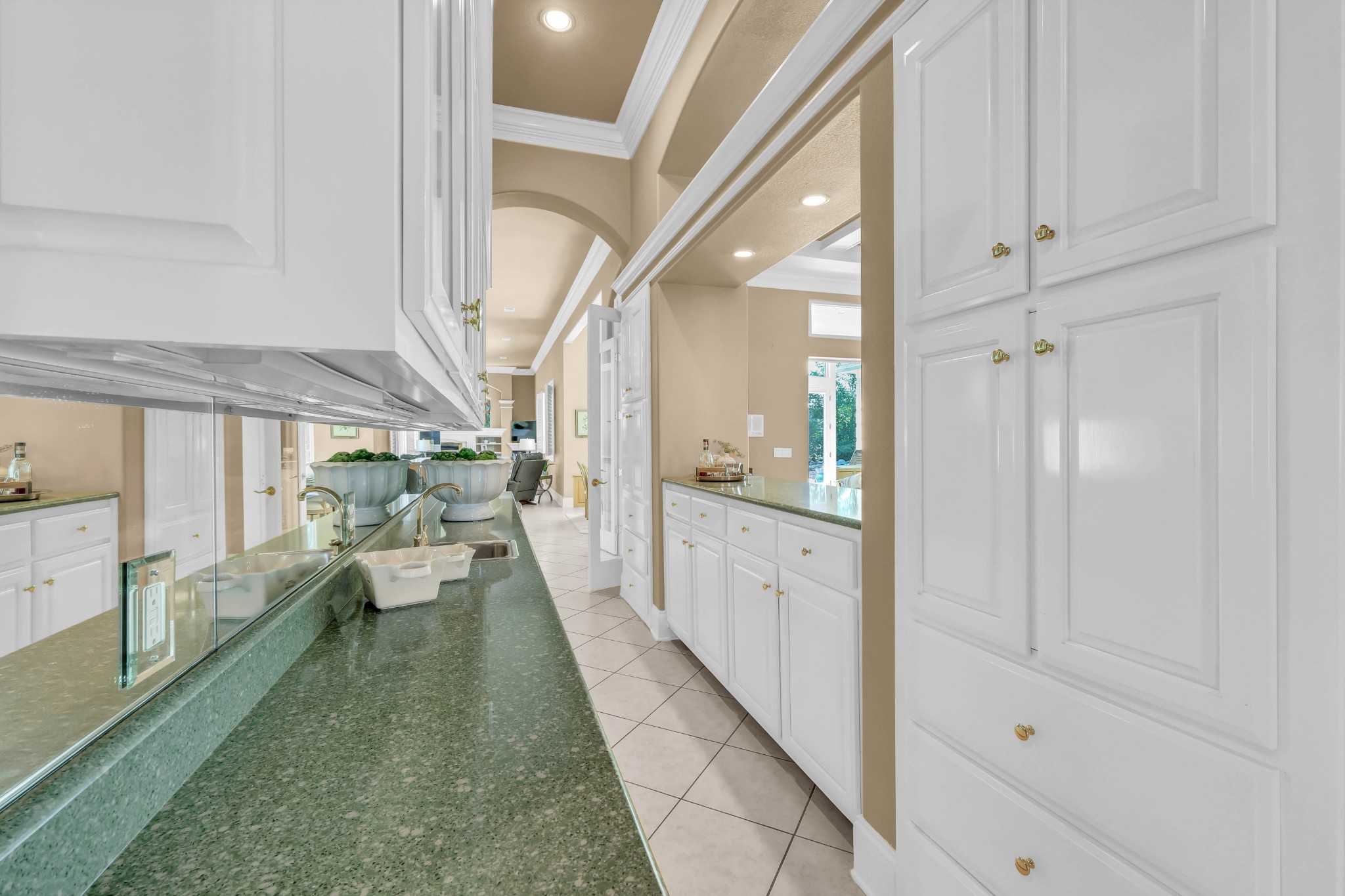 Clarksville, Tennessee, 37043, United States, 4 Bedrooms Bedrooms, ,4 BathroomsBathrooms,Residential,For Sale,1980790