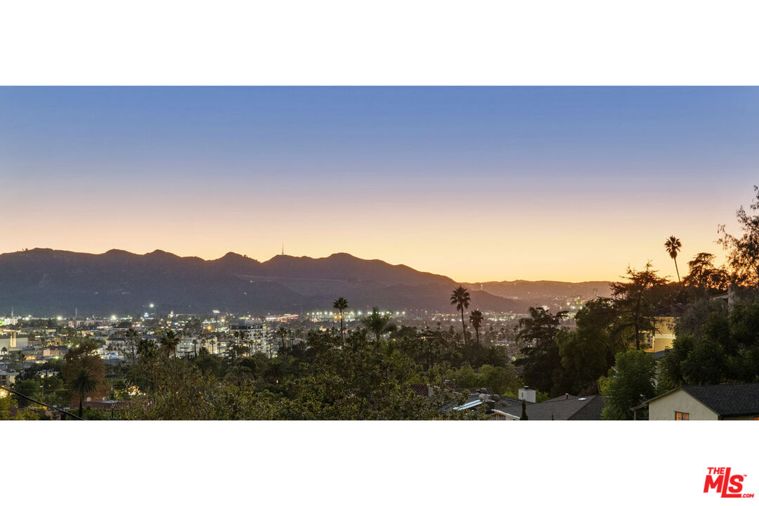 Glendale, California, 91207, United States, 3 Bedrooms Bedrooms, ,3 BathroomsBathrooms,Residential,For Sale,1987777