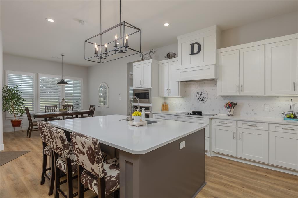 Weatherford, Texas, 76085, United States, 4 Bedrooms Bedrooms, ,2 BathroomsBathrooms,Residential,For Sale,1904359