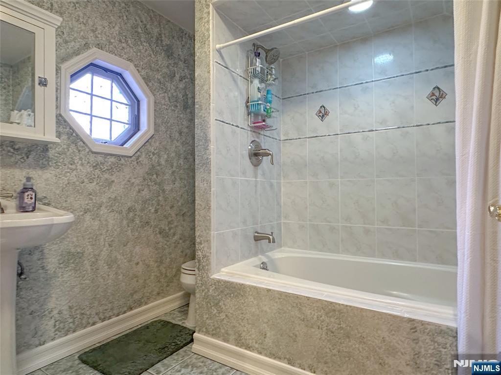 Kearny, New Jersey, 07032, United States, 4 Bedrooms Bedrooms, ,2 BathroomsBathrooms,Residential,For Sale,1980057