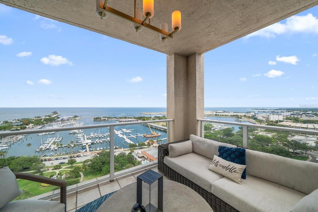 100 Beach Drive NE Unit 1900, St Petersburg, Florida, 33701, United States, 4 Bedrooms Bedrooms, ,6 BathroomsBathrooms,Residential,For Sale,100 Beach Drive NE Unit 1900,1618672