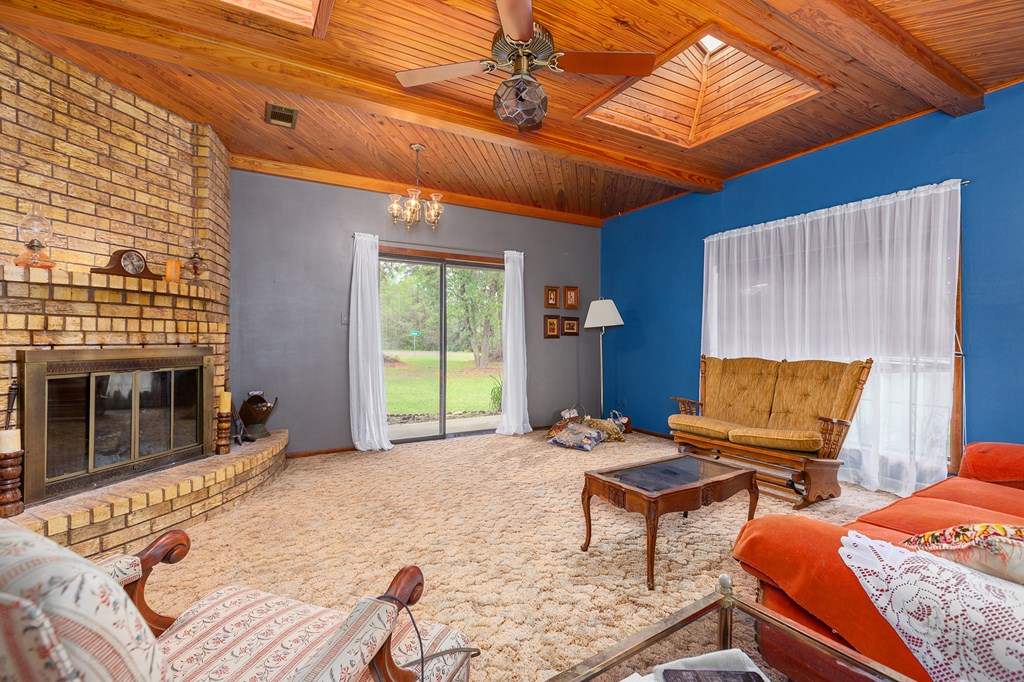 Pineland, Texas, 75968, United States, 4 Bedrooms Bedrooms, ,5 BathroomsBathrooms,Residential,For Sale,1983137