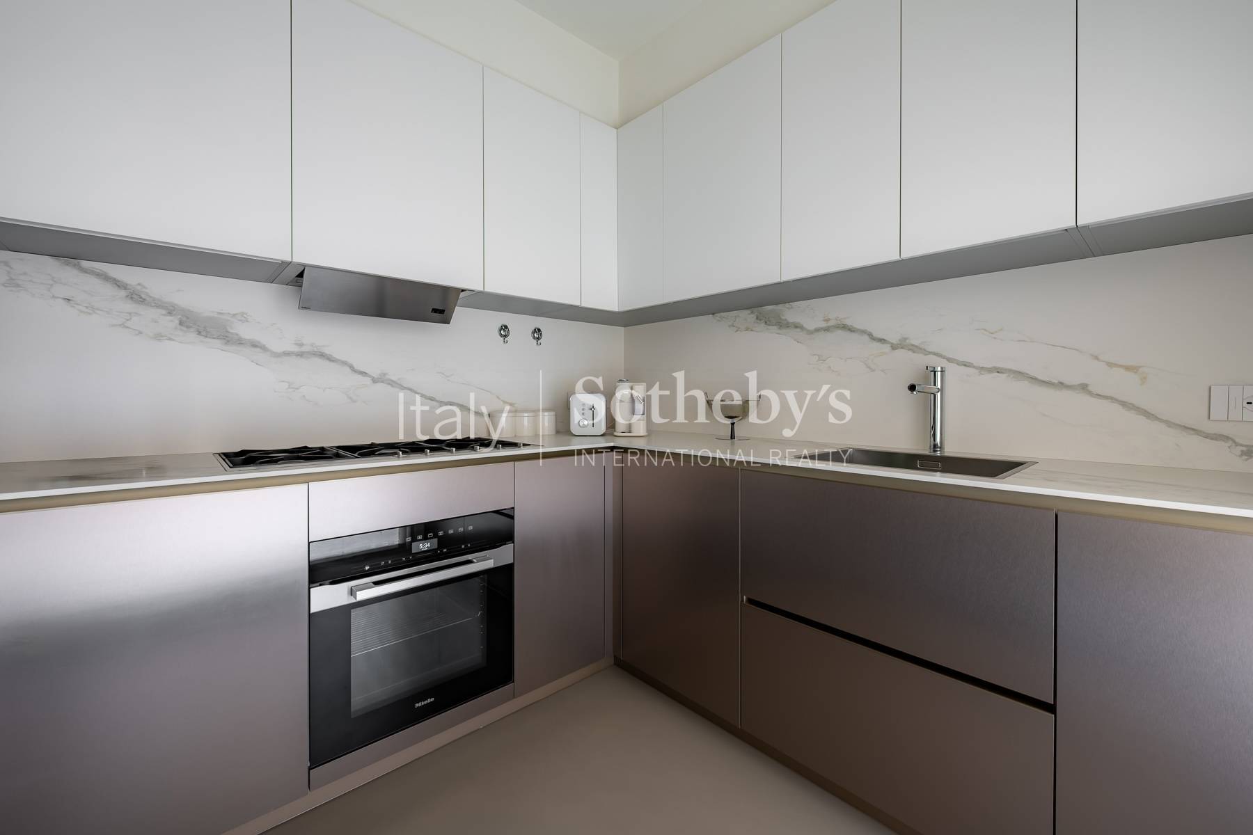  Fully renovated penthouse in the Magenta/Castello area - 物件實景