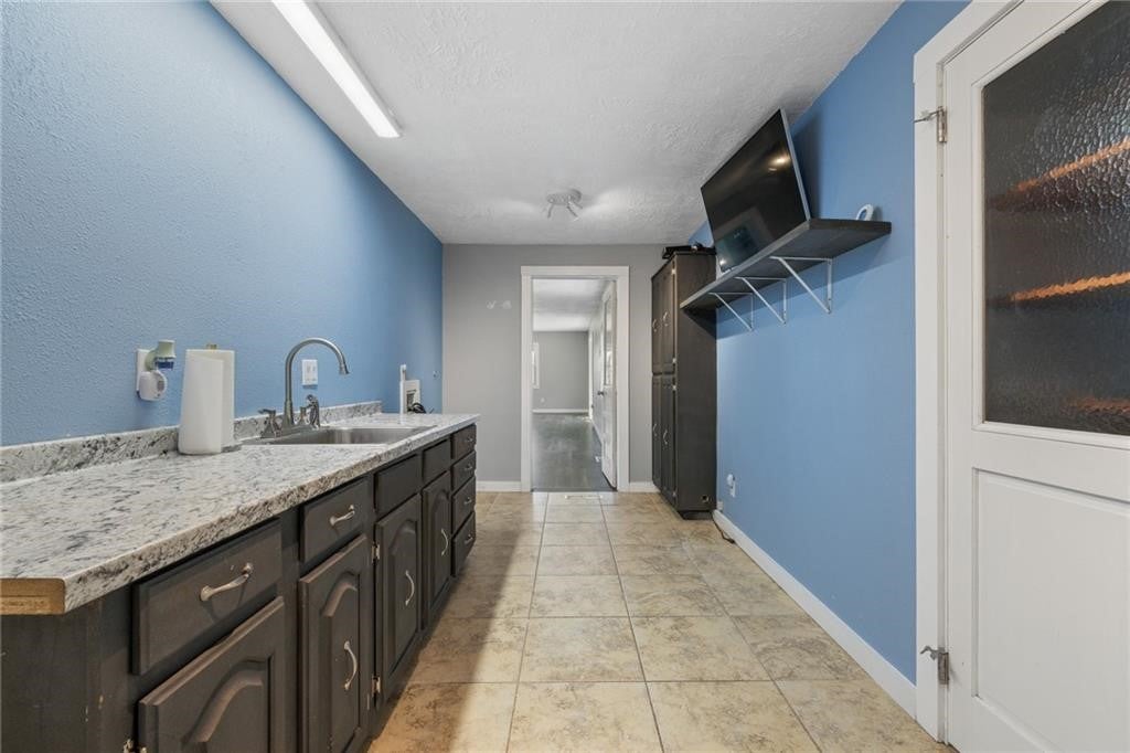 Harrison, Arkansas, 72601, United States, 4 Bedrooms Bedrooms, ,4 BathroomsBathrooms,Residential,For Sale,1993048