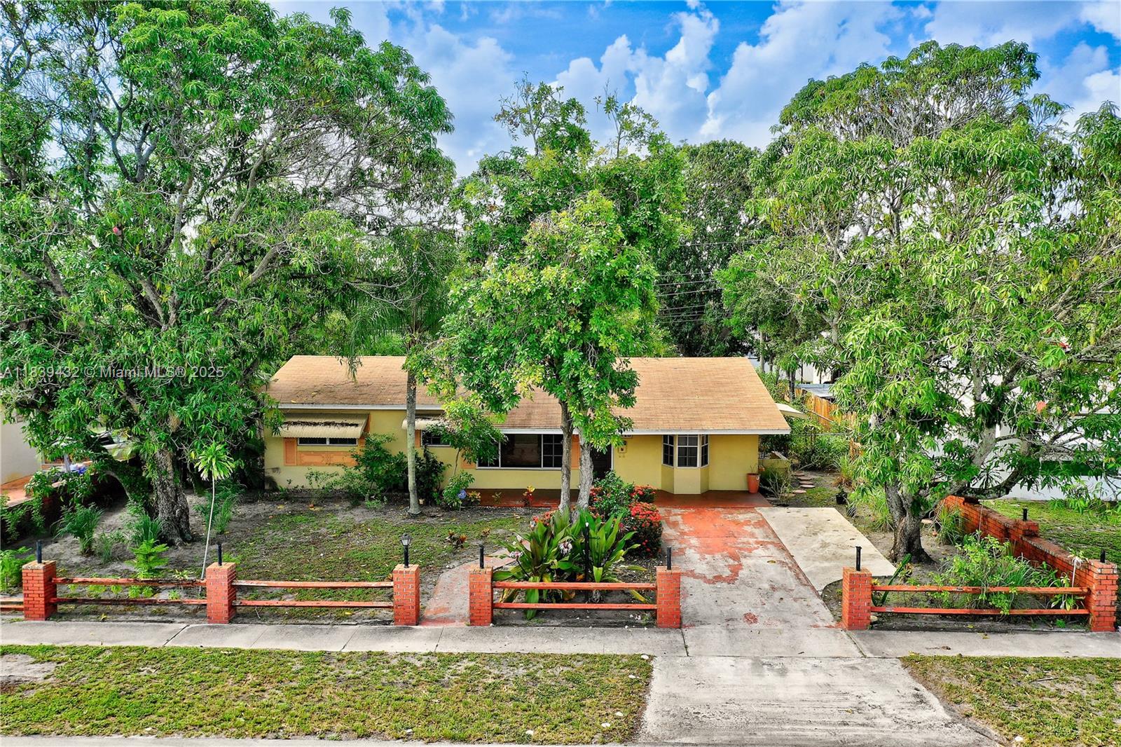 Hollywood, Florida, 33024, United States, 3 Bedrooms Bedrooms, ,2 BathroomsBathrooms,Residential,For Sale,1892932