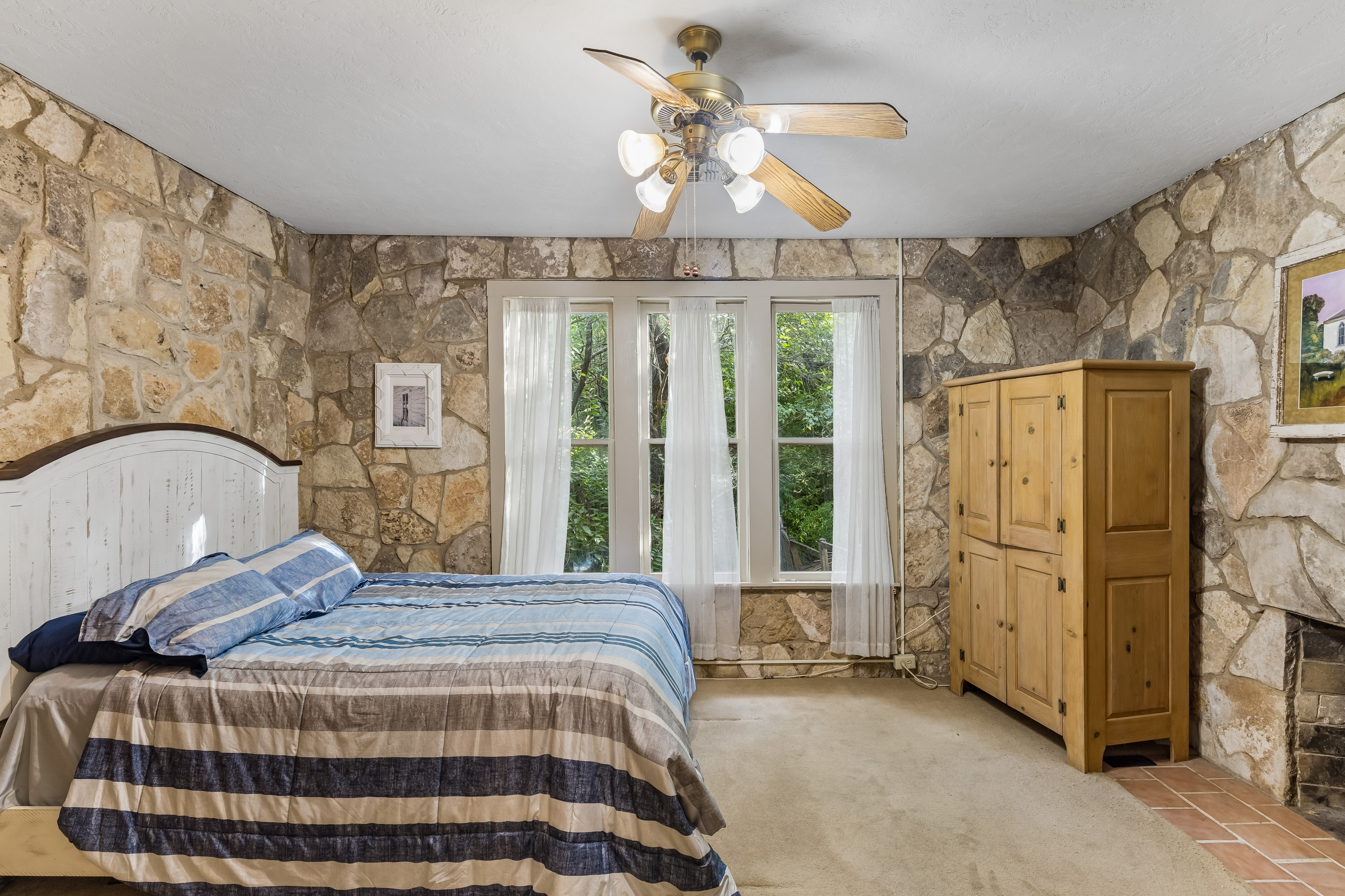  Spanish-Style Historic Woodland Retreat in Helotes - 物件實景