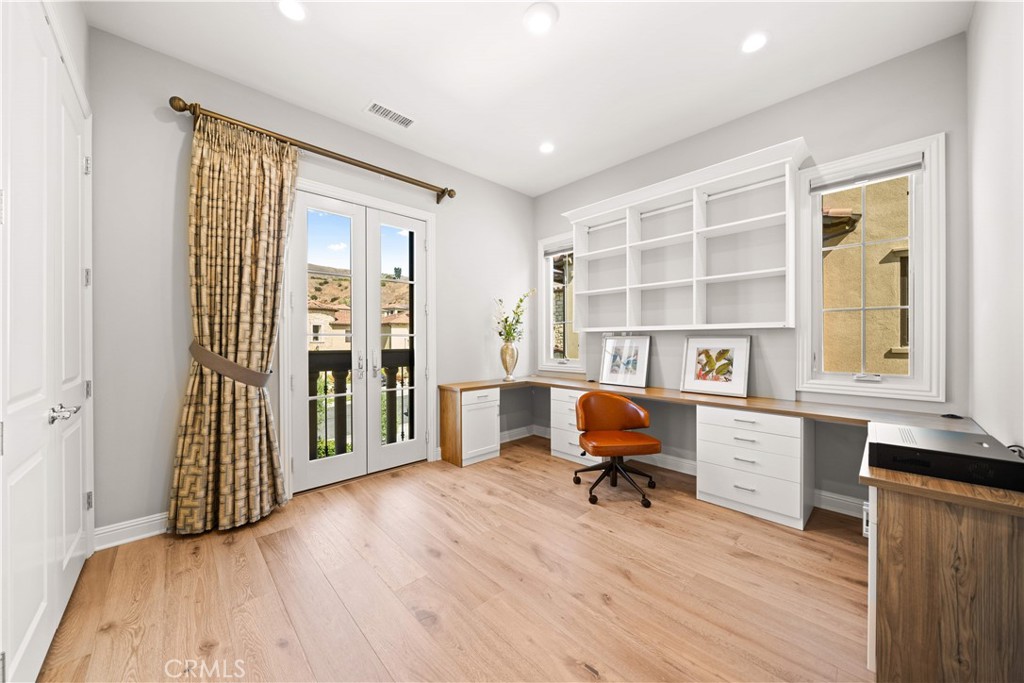 Irvine, California, 92602, United States, 5 Bedrooms Bedrooms, ,6 BathroomsBathrooms,Residential,For Sale,1982881