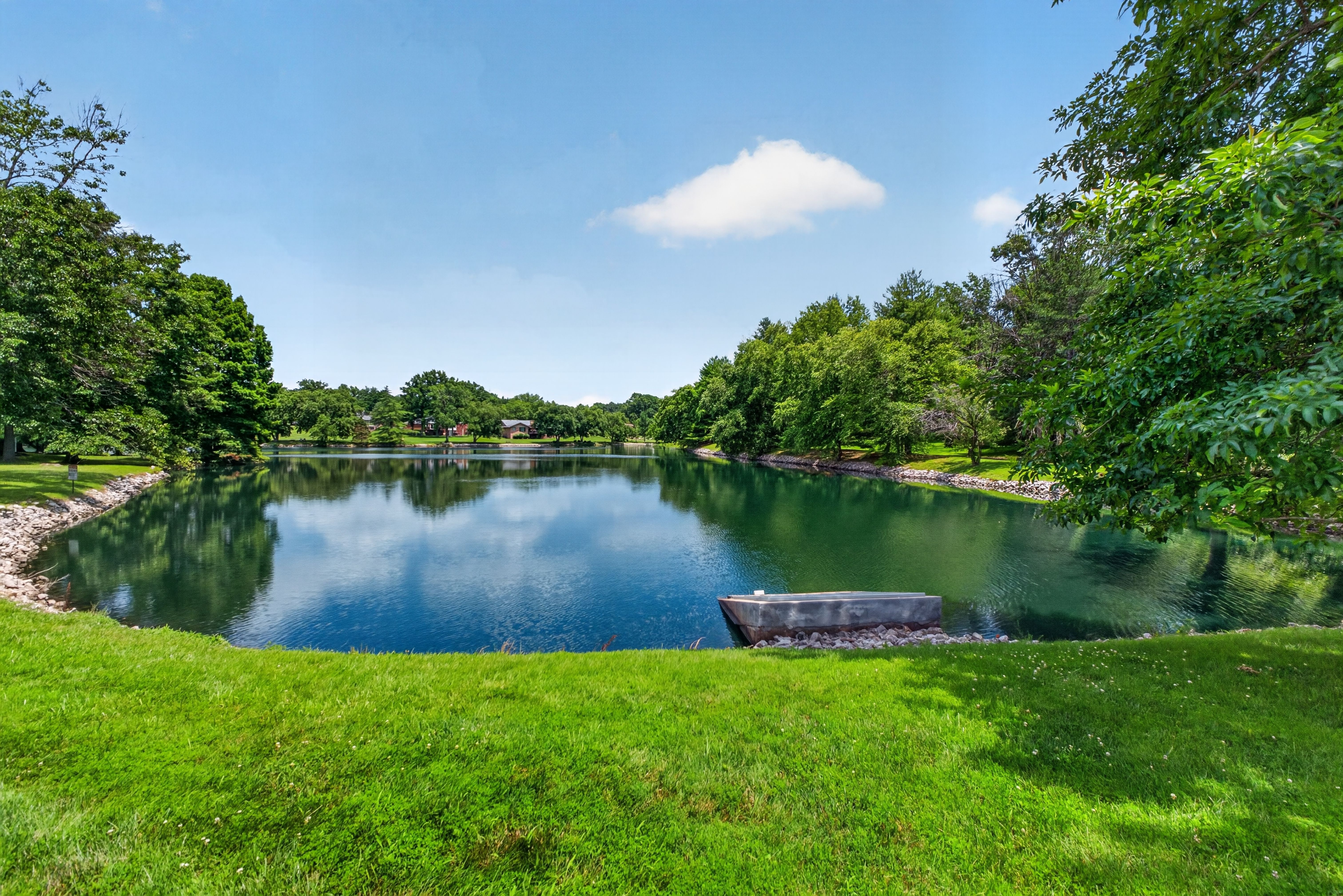  Elegant Brick Retreat on 1.5+ Acres with Modern Luxuries and Tranquil Living - 物件實景