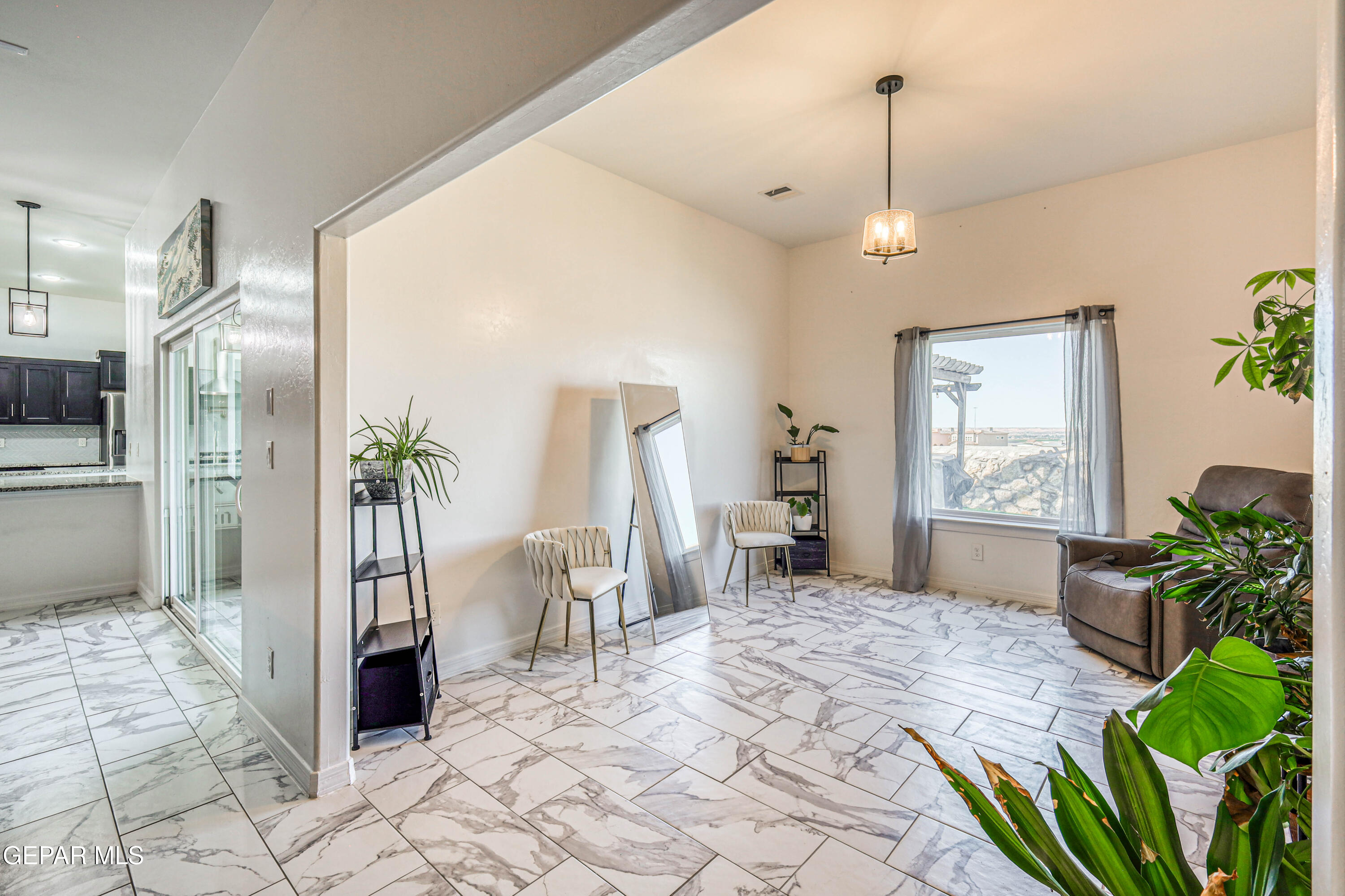 El Paso, Texas, 79911, United States, 5 Bedrooms Bedrooms, ,4 BathroomsBathrooms,Residential,For Sale,1969245