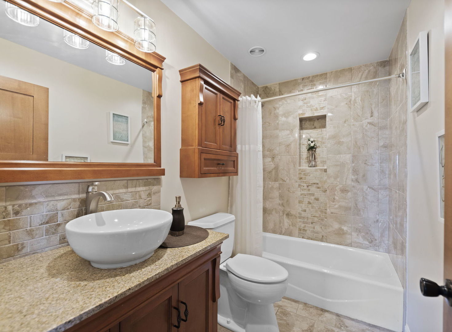 Bourbonnais, Illinois, 60914, United States, 3 Bedrooms Bedrooms, ,4 BathroomsBathrooms,Residential,For Sale,1960928