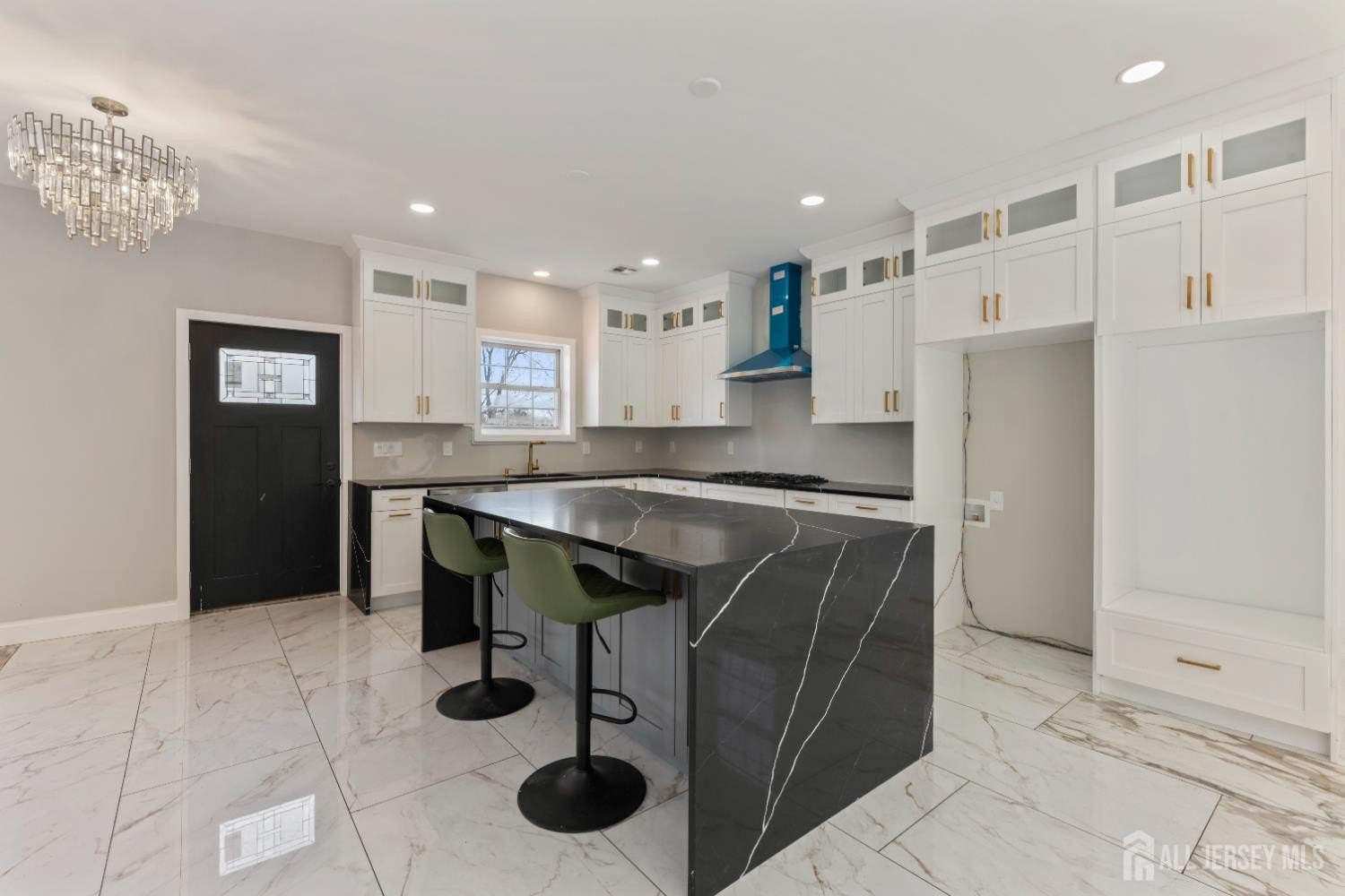 Edison, New Jersey, 08820, United States, 5 Bedrooms Bedrooms, ,5 BathroomsBathrooms,Residential,For Sale,2005259