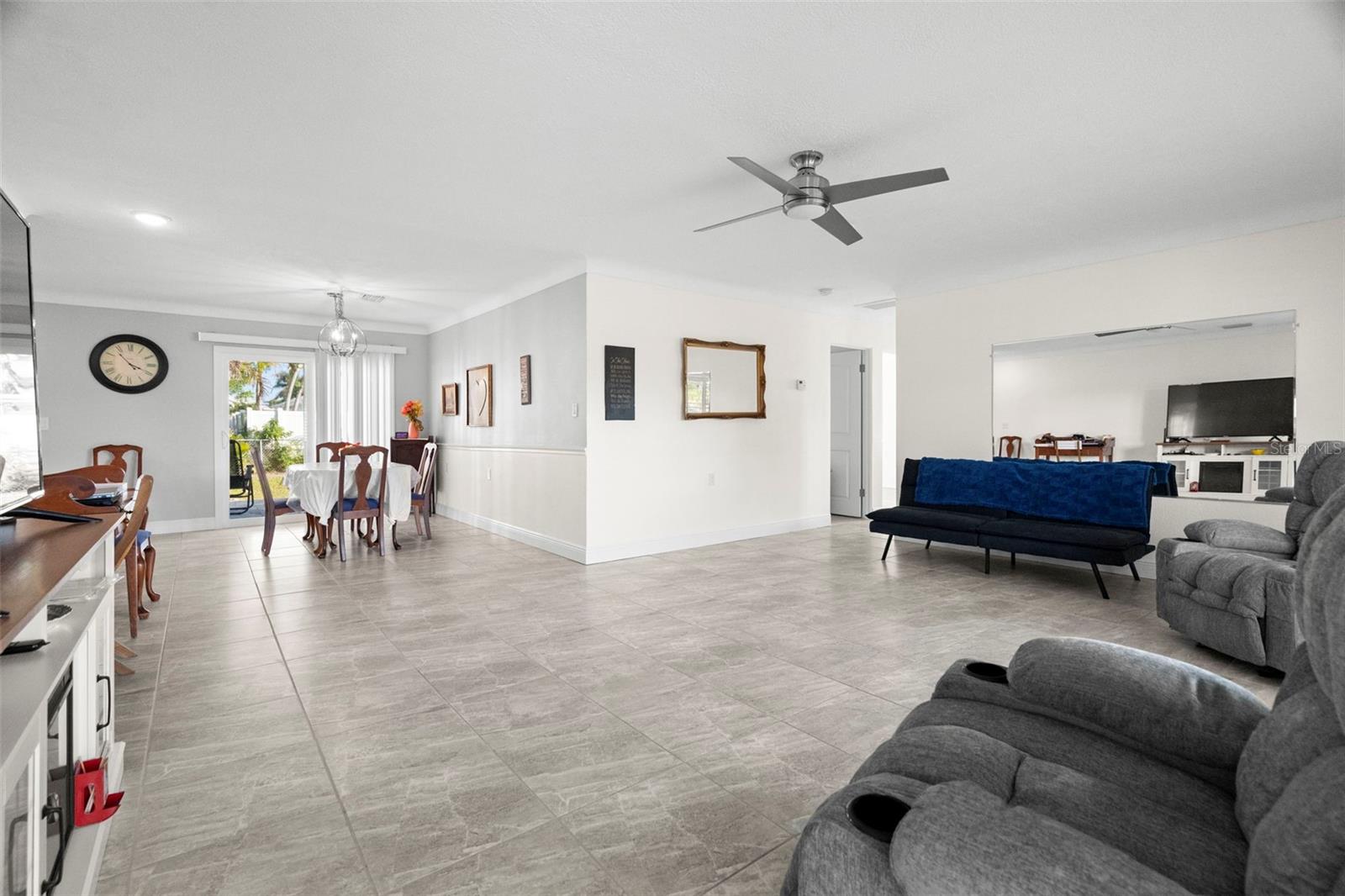 Treasure Island, Florida, 33706, United States, 3 Bedrooms Bedrooms, ,2 BathroomsBathrooms,Residential,For Sale,1996513