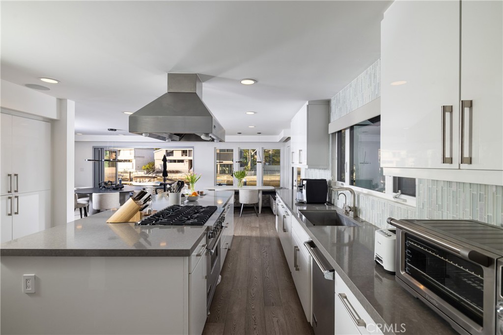 Newport Beach, California, 92660, United States, 4 Bedrooms Bedrooms, ,4 BathroomsBathrooms,Residential,For Sale,1751801
