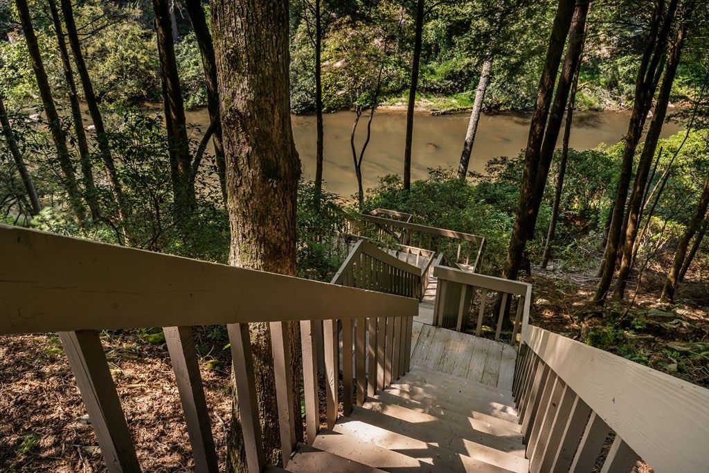Ellijay, Georgia, 30536, United States, 4 Bedrooms Bedrooms, ,3 BathroomsBathrooms,Residential,For Sale,1926497