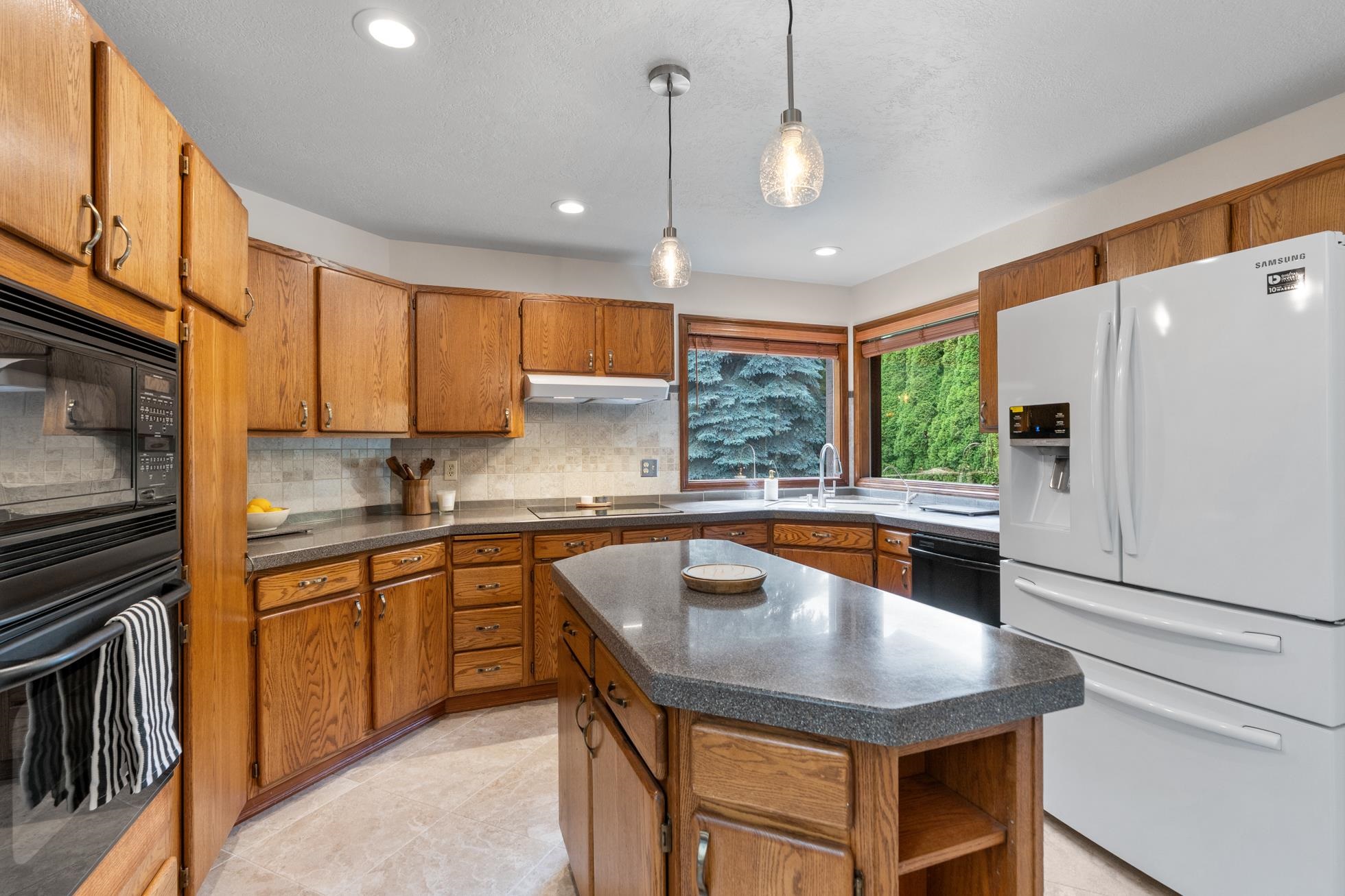 Spokane Valley, Washington, 99212, United States, 3 Bedrooms Bedrooms, ,3 BathroomsBathrooms,Residential,For Sale,1920906
