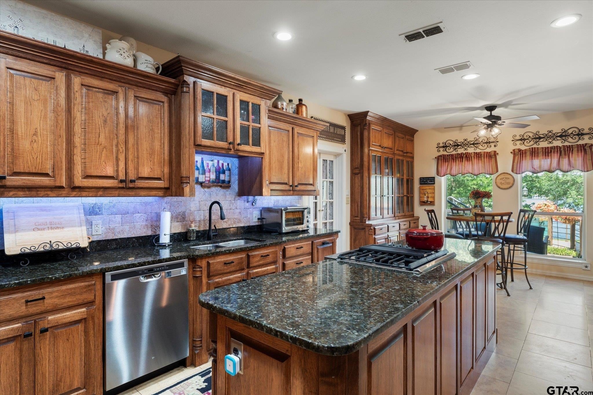 Pittsburg, Texas, 75686, United States, 4 Bedrooms Bedrooms, ,4 BathroomsBathrooms,Residential,For Sale,1983257