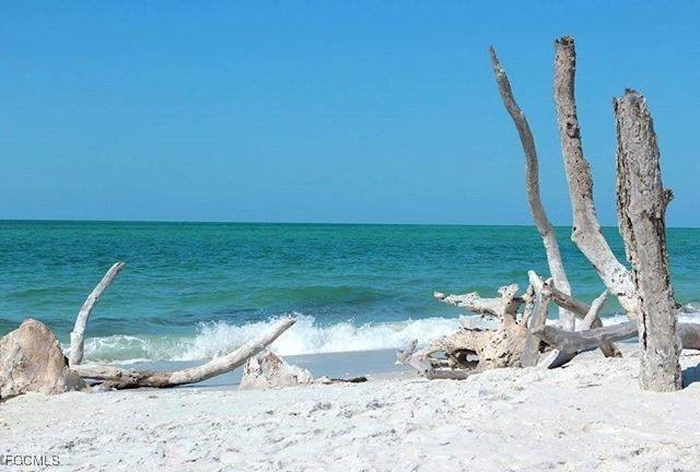 Fort Myers, Florida, 33908, United States, 3 Bedrooms Bedrooms, ,3 BathroomsBathrooms,Residential,For Sale,1973710