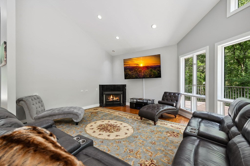 Ellijay, Georgia, 30540, United States, 5 Bedrooms Bedrooms, ,5 BathroomsBathrooms,Residential,For Sale,1868155