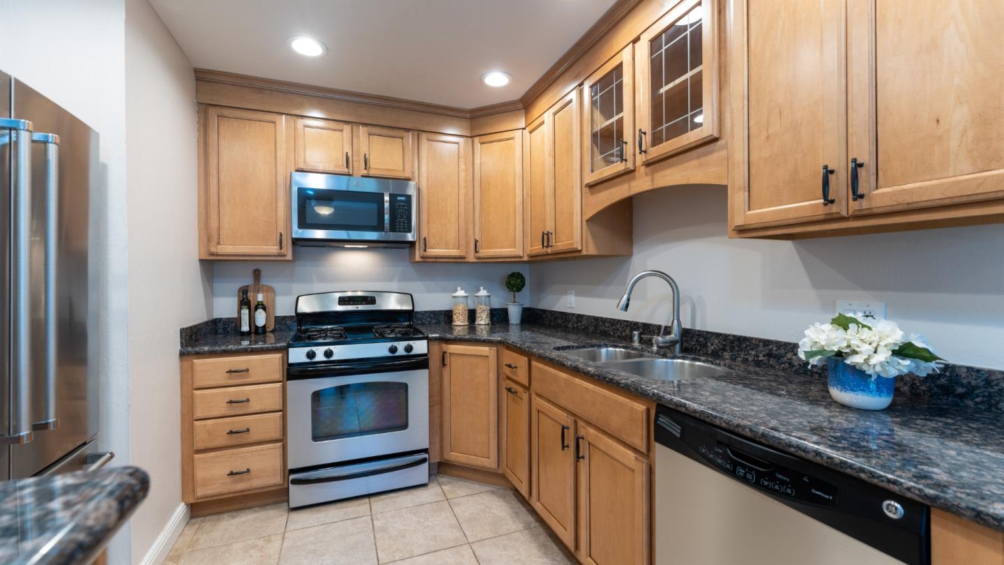 San Mateo, California, 94403, United States, 3 Bedrooms Bedrooms, ,1 BathroomBathrooms,Residential,For Sale,1879079
