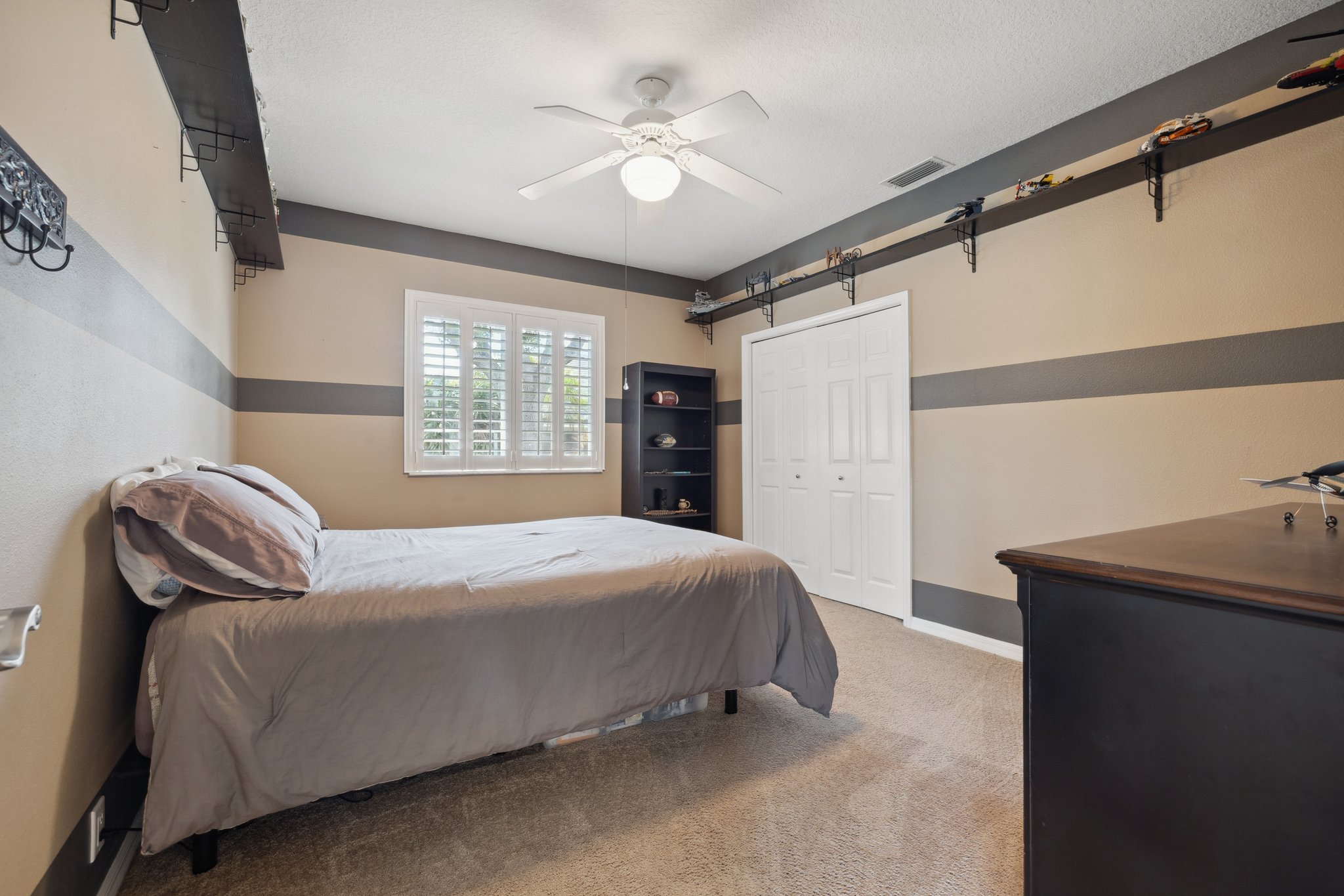 Tampa, Florida, 33647, United States, 5 Bedrooms Bedrooms, ,4 BathroomsBathrooms,Residential,For Sale,1835178