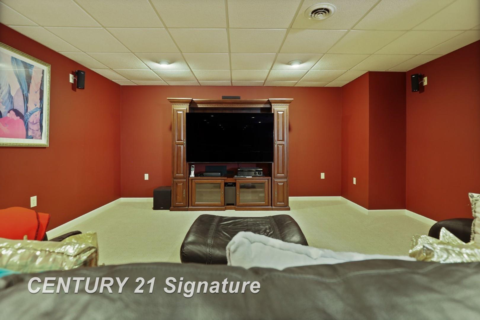 Saginaw, Michigan, 48609, United States, 4 Bedrooms Bedrooms, ,7 BathroomsBathrooms,Residential,For Sale,1980528