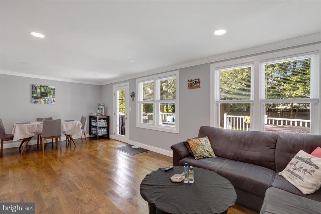 Morrisville, Pennsylvania, 19067, United States, 3 Bedrooms Bedrooms, ,2 BathroomsBathrooms,Residential,For Sale,1907404