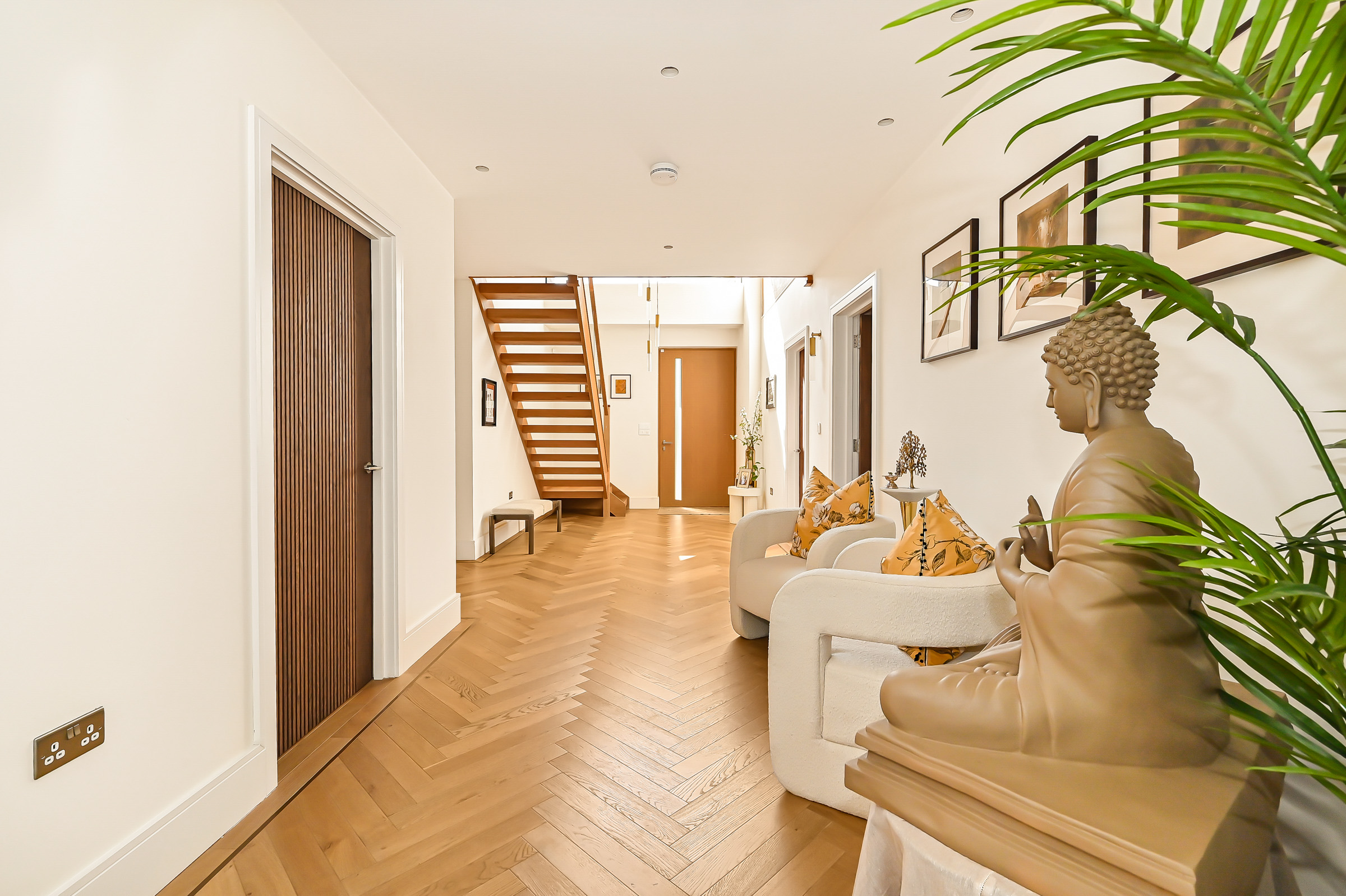  A comprehensively remodelled family house on a private road in Coombe - 物件實景