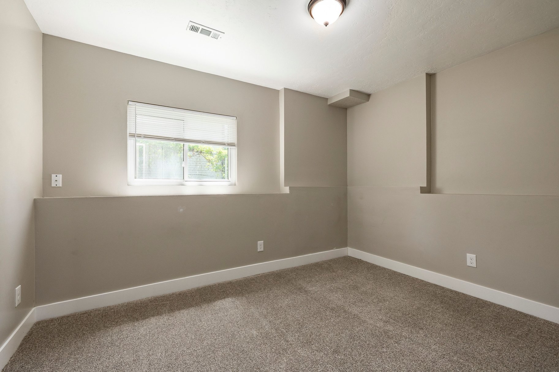  Move-in Ready Roy Home - 物件實景