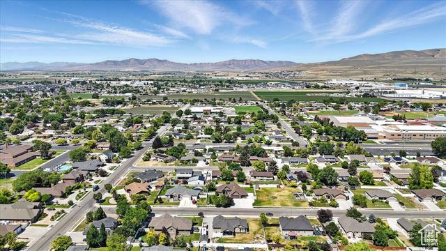 Tremonton, Utah, 84337, United States, 6 Bedrooms Bedrooms, ,3 BathroomsBathrooms,Residential,For Sale,1974496